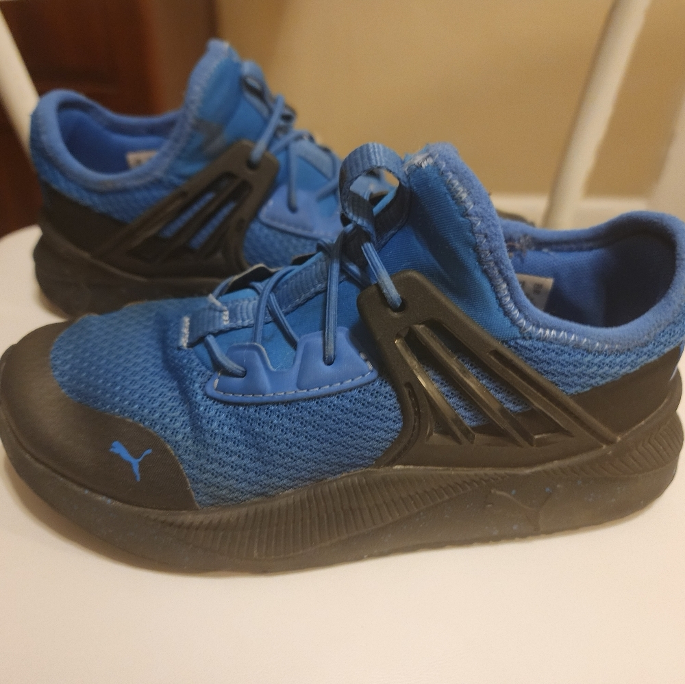 Boys Puma Pacer Future Marbelized Training Shoes Size 1C Black Blue